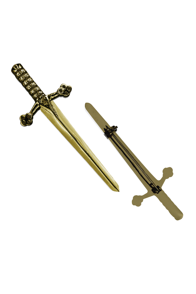 Antique Kilt Pin featuring a detailed replica of the Bruce Sword, perfect for adding elegance to your kilt outfit.